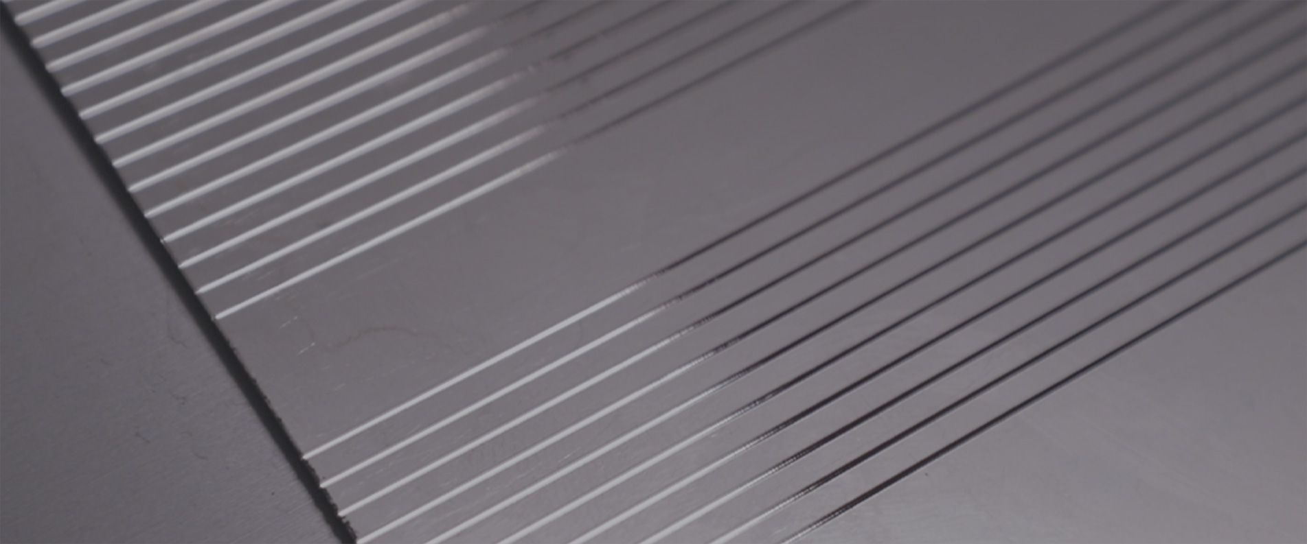 V آلة الخدود