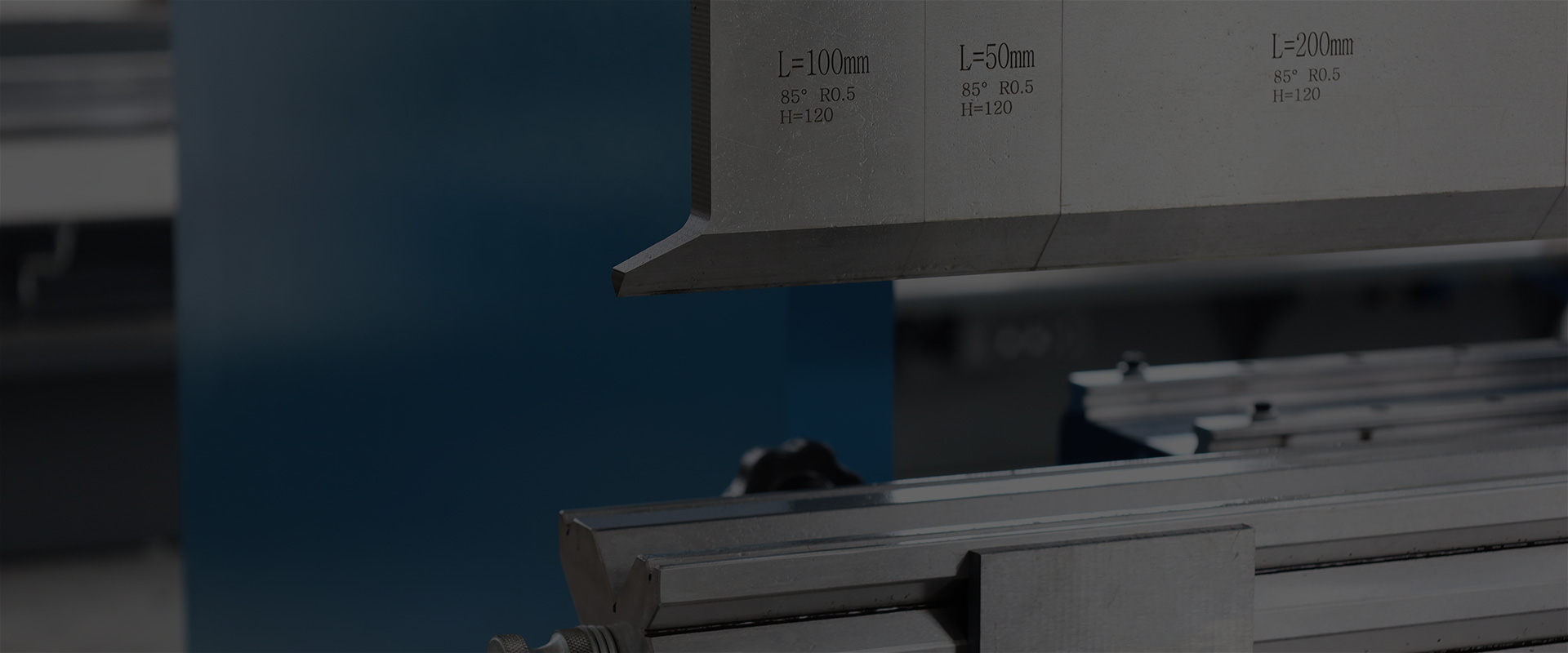 اضغط على الفرامل